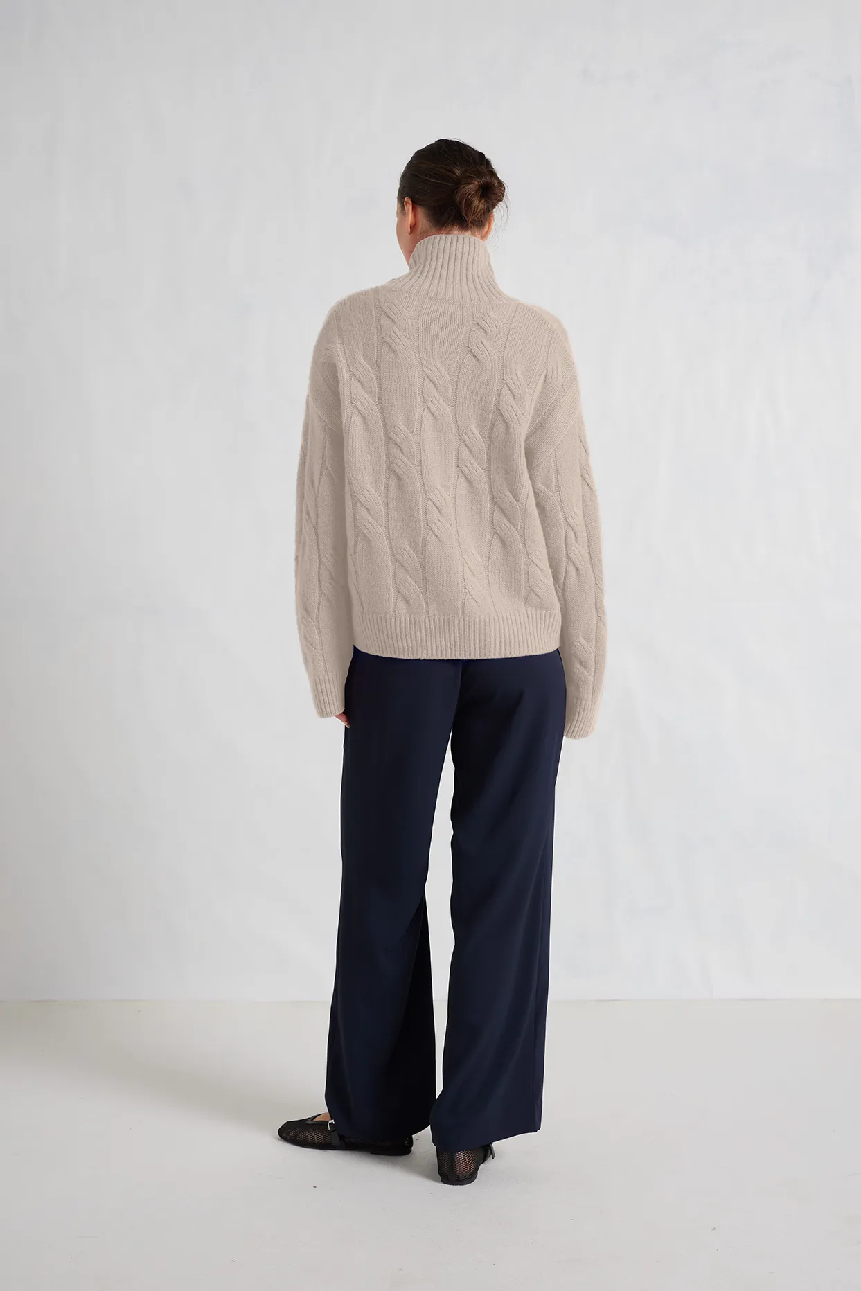 Cece Cashmere Sweater in Lightweight Beige