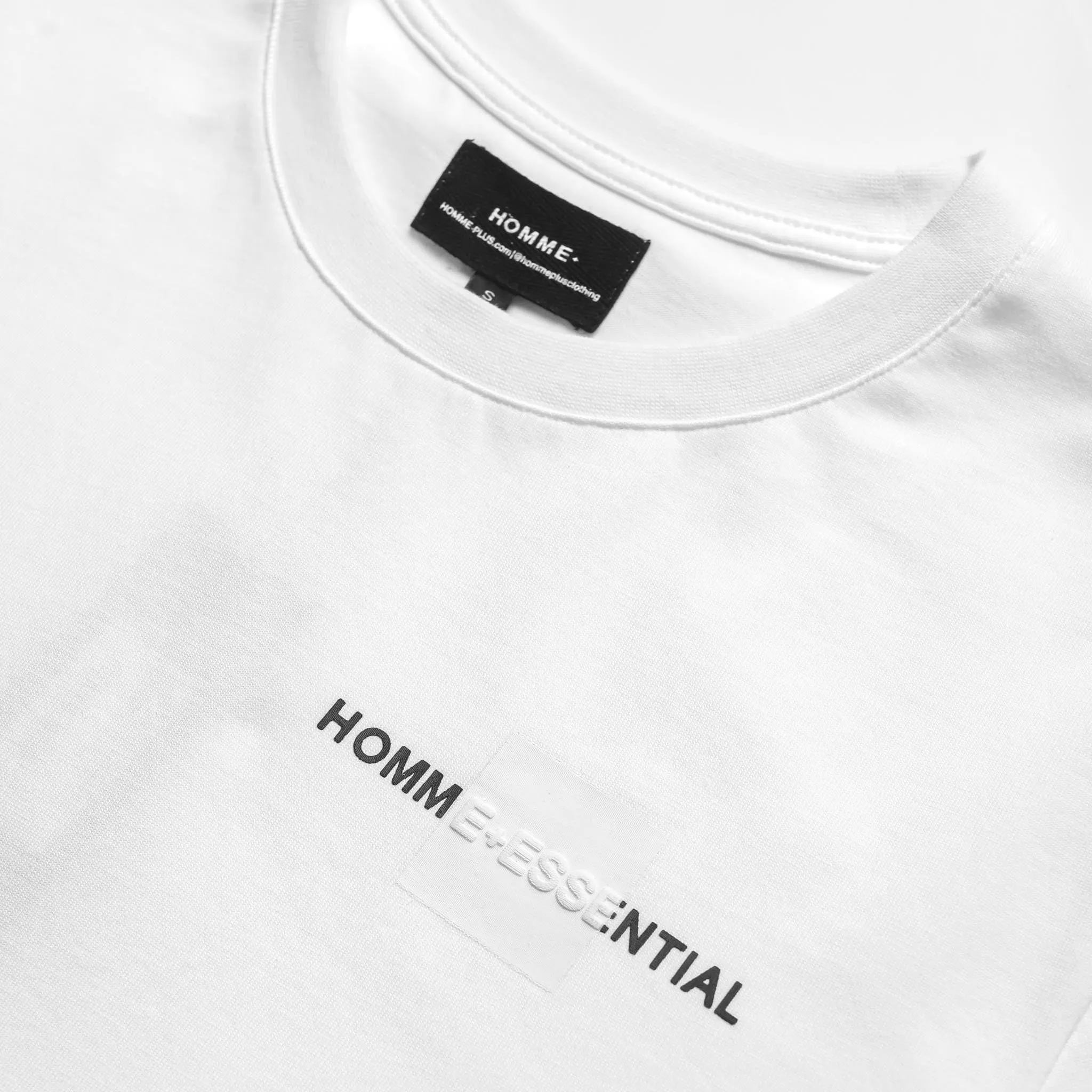 ESSENTIAL Box Print Tee