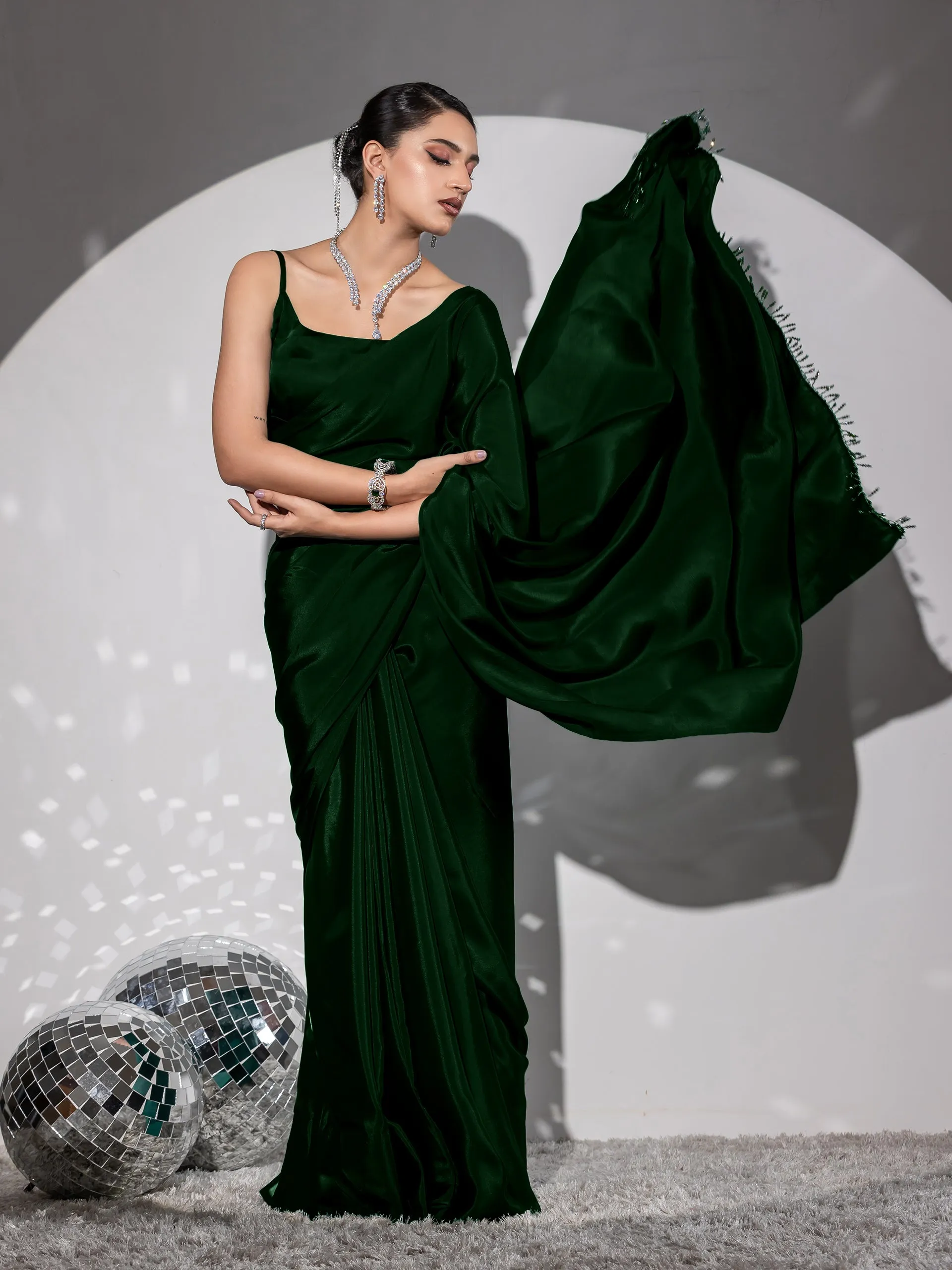 Healthify Green Saree with Lace and Blouse Fabric