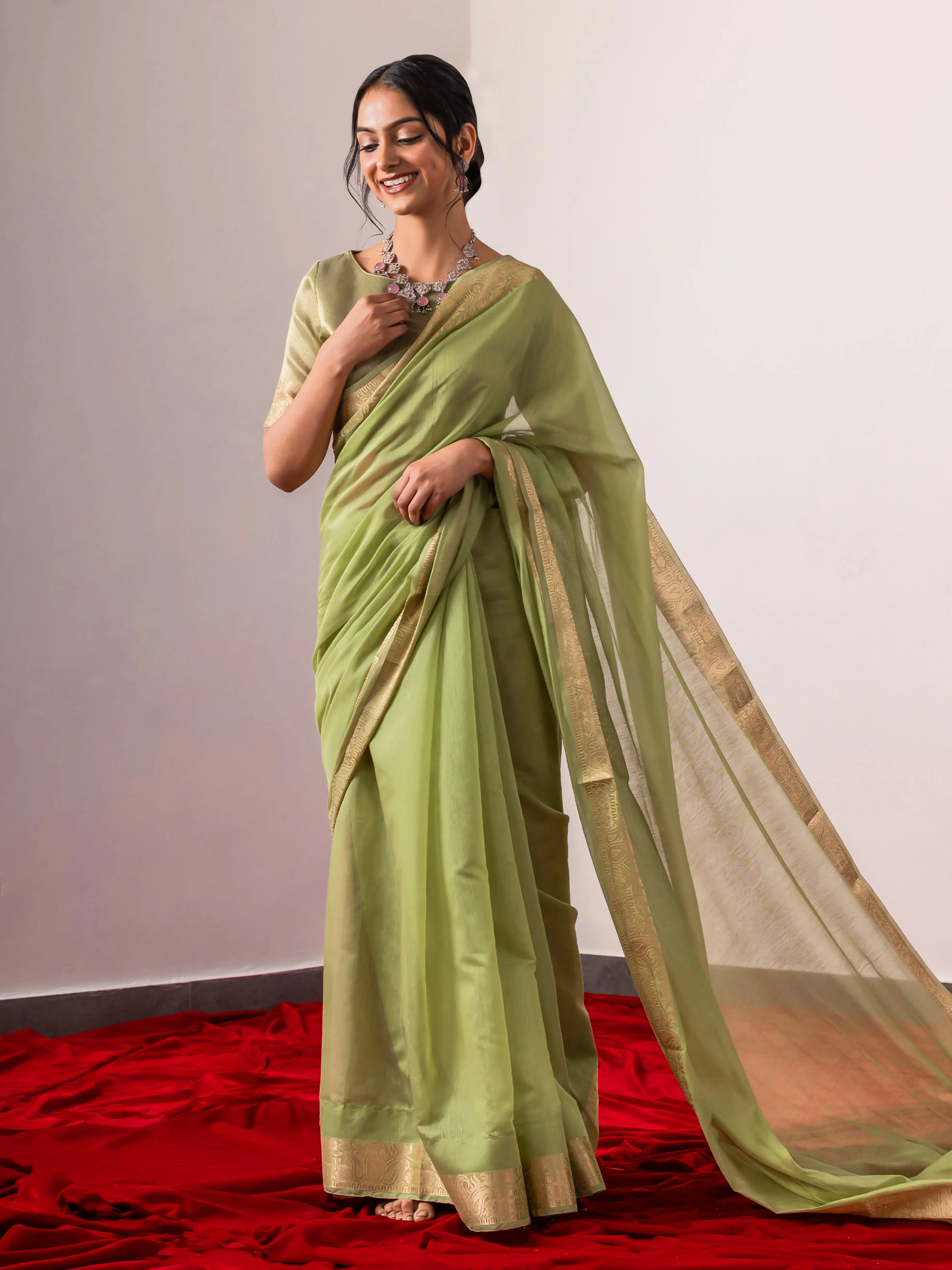 Kairi Green Gold Paisley Pallu Soft Saree With Blouse Fabric