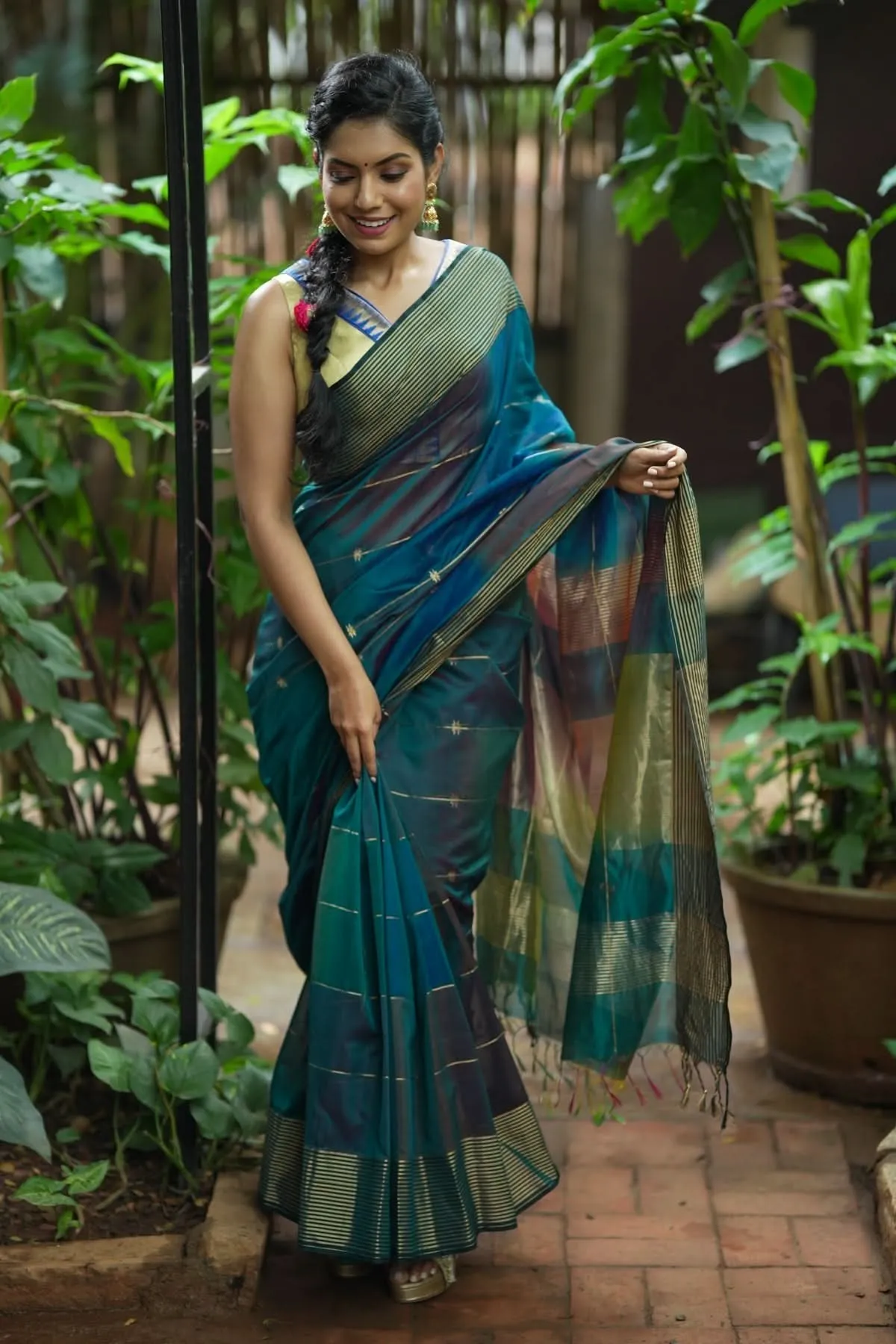 Peacock Green Ombre Handwoven Zari Stripes Maheshwari Silk Cotton Saree