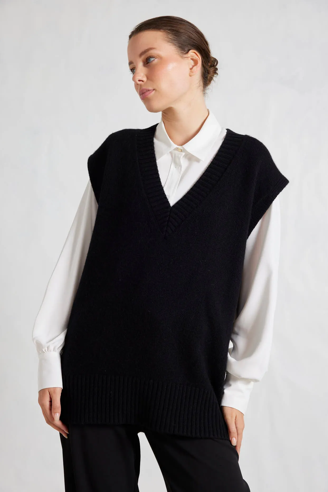 Skyler Merino Cashmere Vest in Black